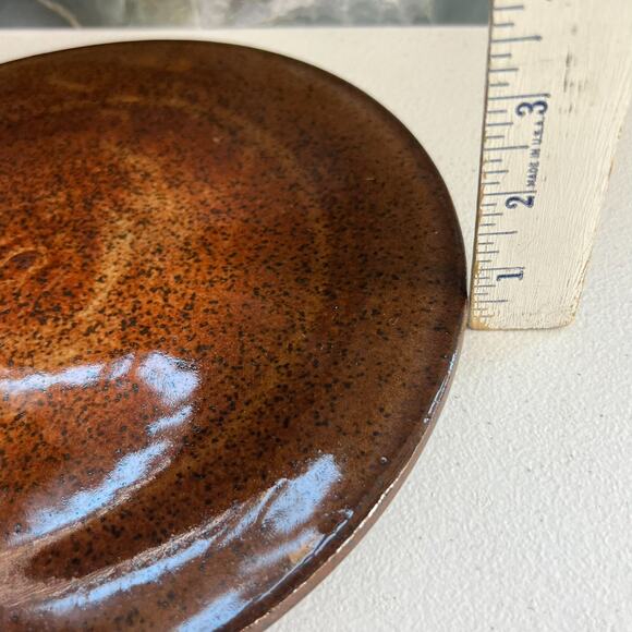 Studio Art Pottery Plates Set of 2 Brown Glossy Finish 10.5" Signed - Picture 9 of 10